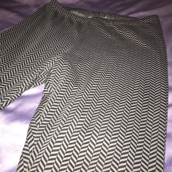 Grey and Black Leggings - Picture 2 of 3